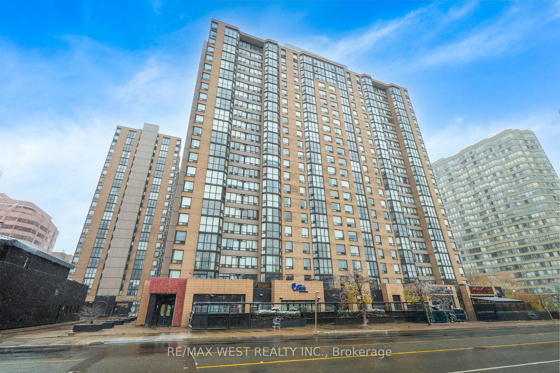 285 Enfield Place Unit 1102, Mississauga, ON L5B 3Y6 - Photo 1