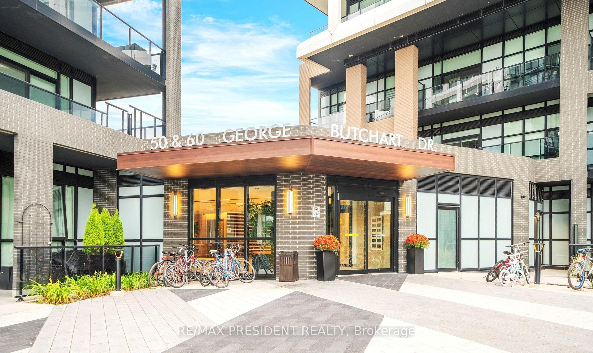 60 George Butchart Drive Unit 112, Downsview / Black Creek, ON M3K 2C5 - Photo 1