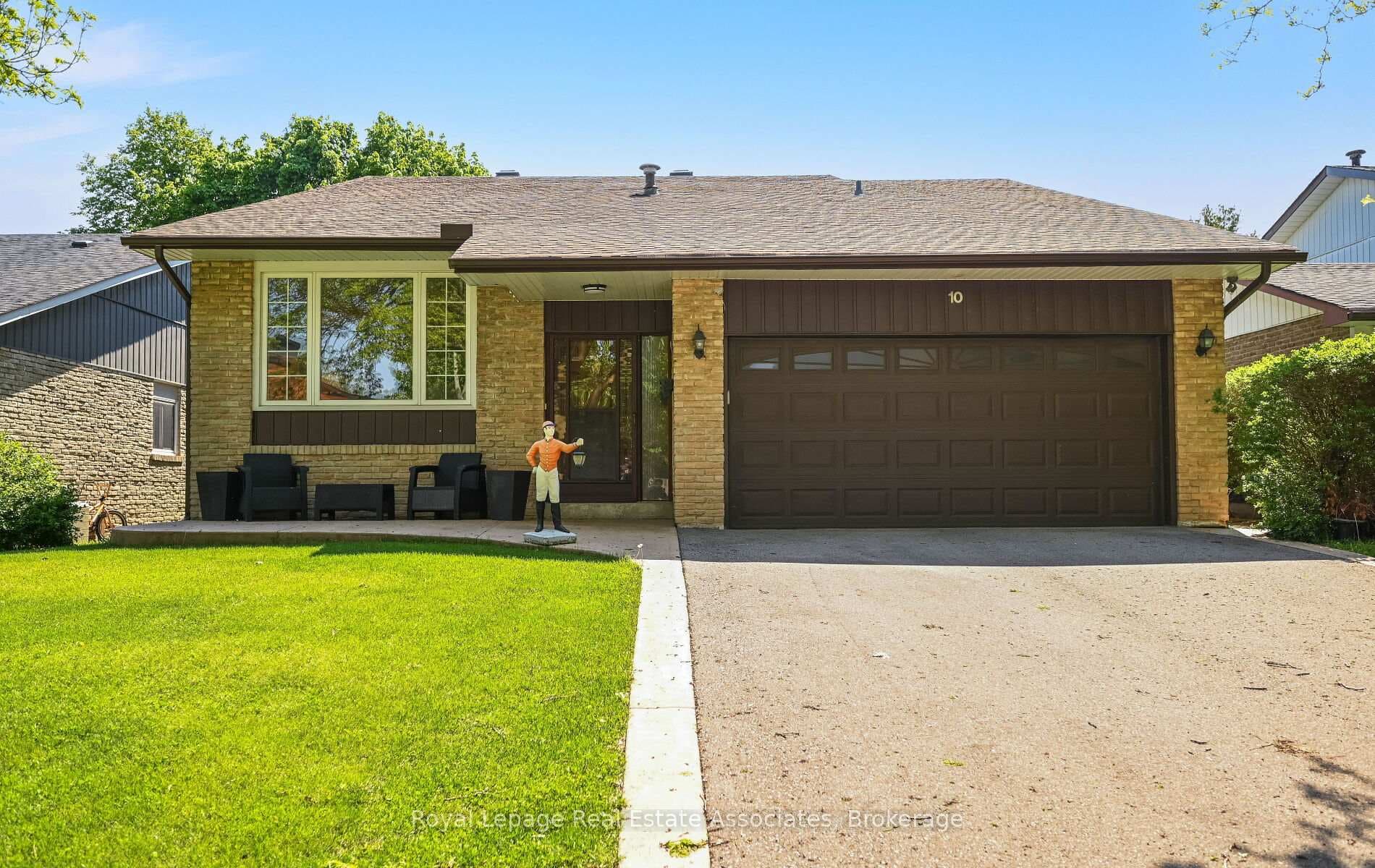 10 Charing Drive, Mississauga, ON L5N 1E9 - Photo 1