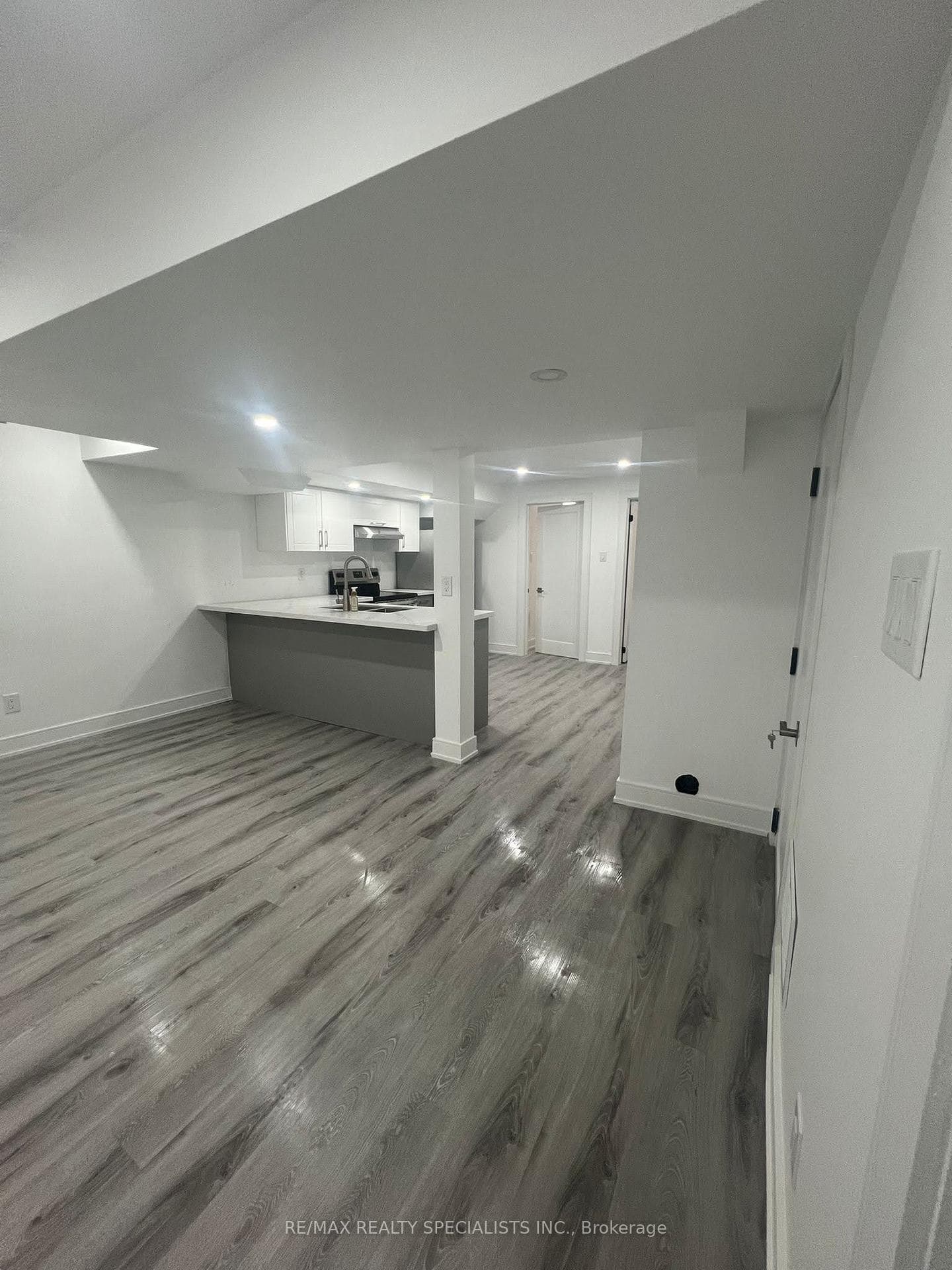 3 Cox Crescent Unit BASEMENT, Brampton, ON L6X 3H1 - Photo 1