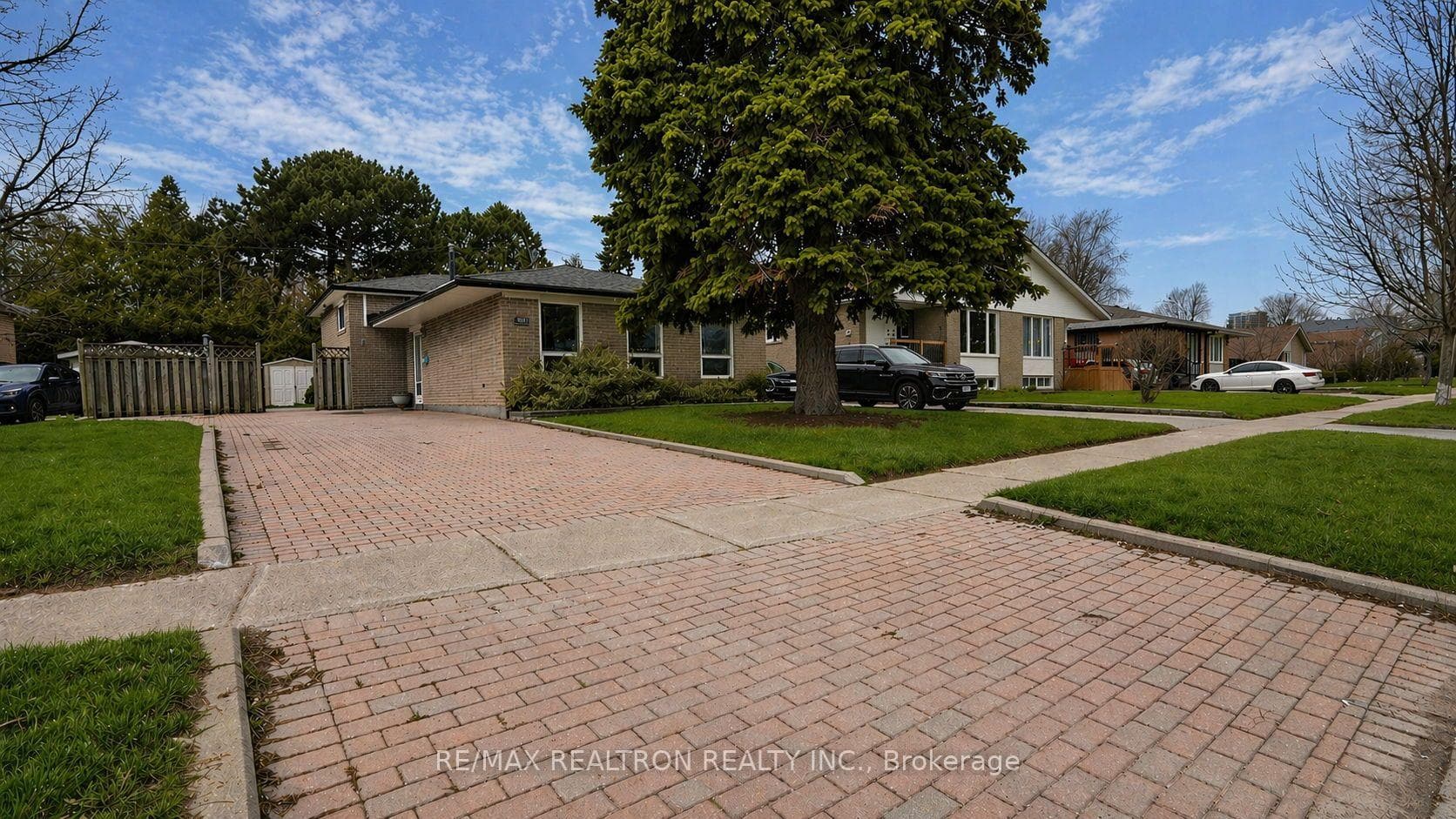 802 Modlin Road, Pickering, ON L1W 1V3 - Photo 1