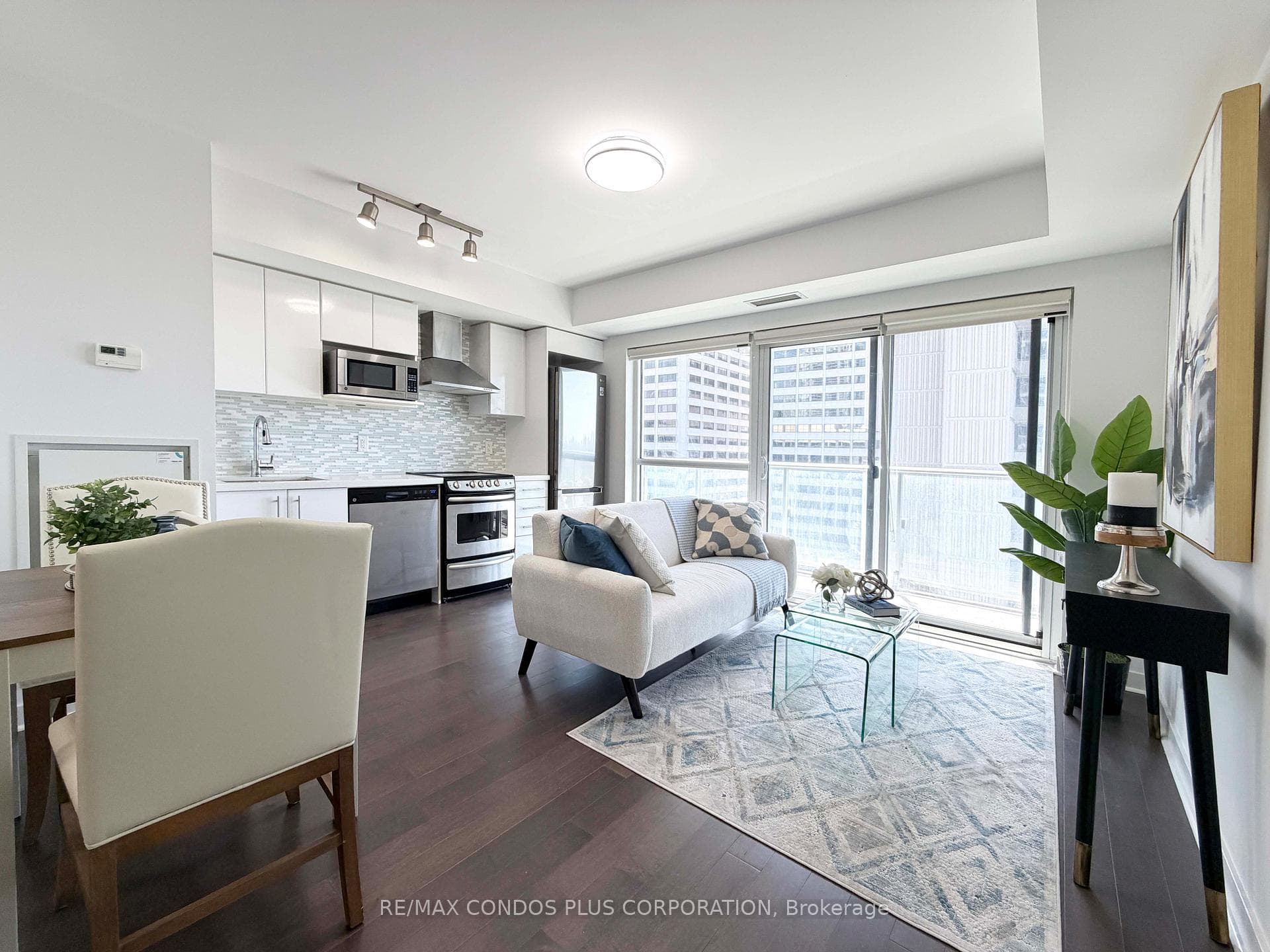 58 Orchard View Boulevard Unit 1508, Forest Hill / Deer Park, ON M4R 0A2 - Photo 1