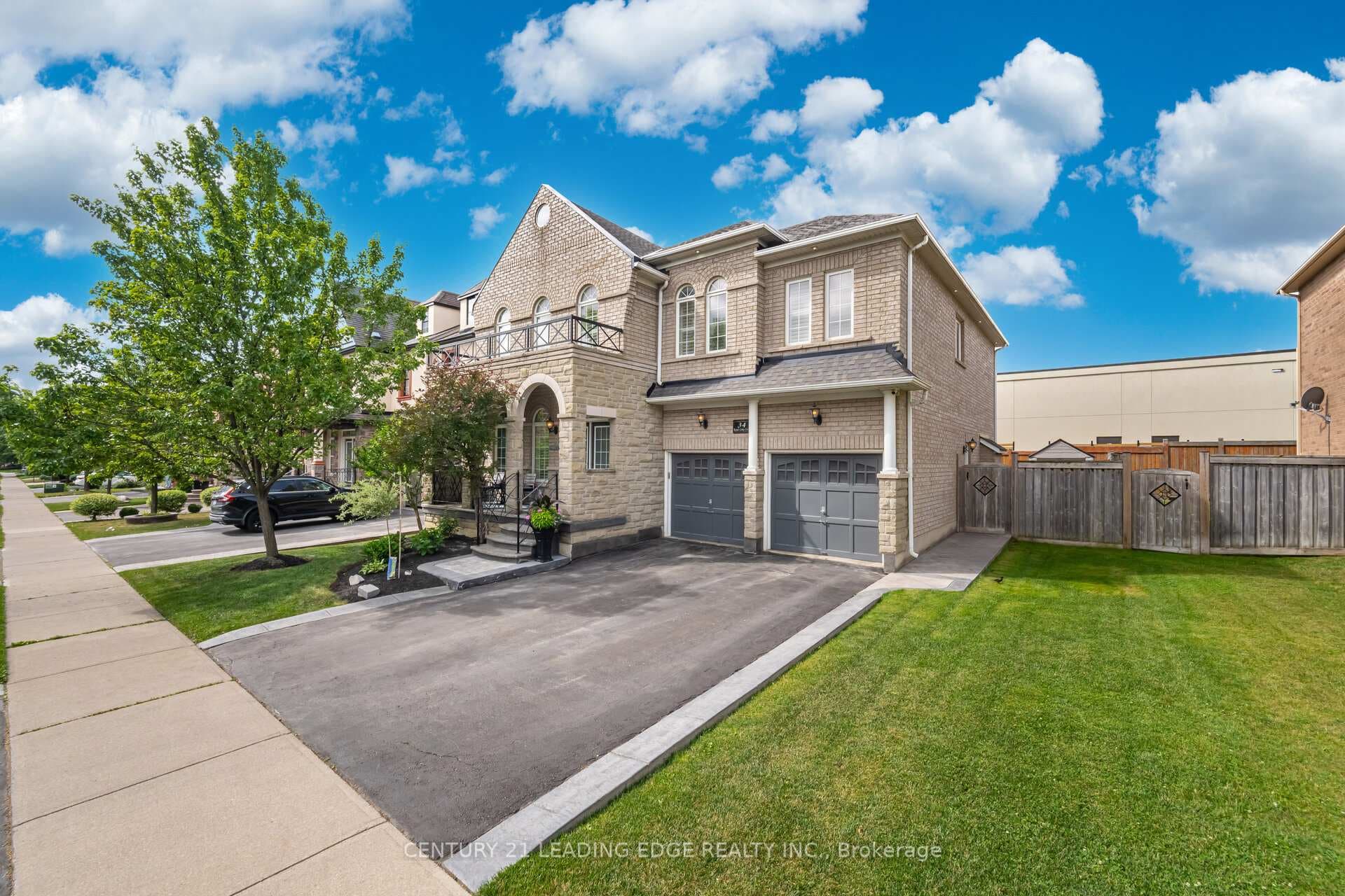 34 Royal Links Circle, Brampton, ON L6P 2Z9 - Photo 1
