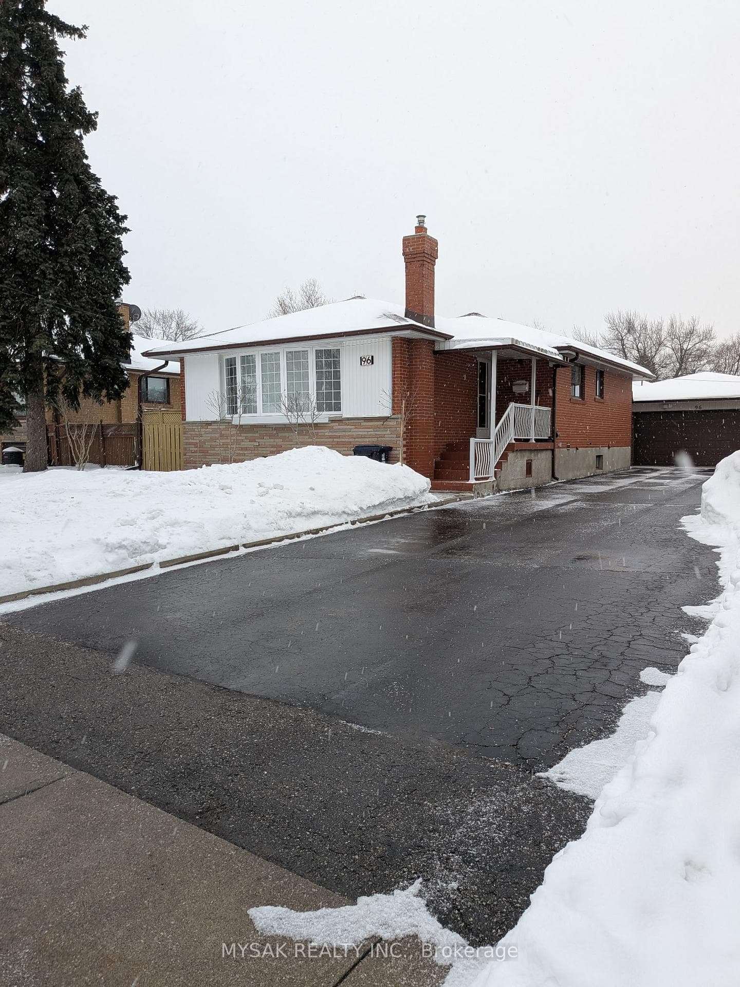 96 Celestine Drive Unit Main Floor, Etobicoke (Kingsview Village / Humber Heights), ON M9R 3N7 - Photo 1