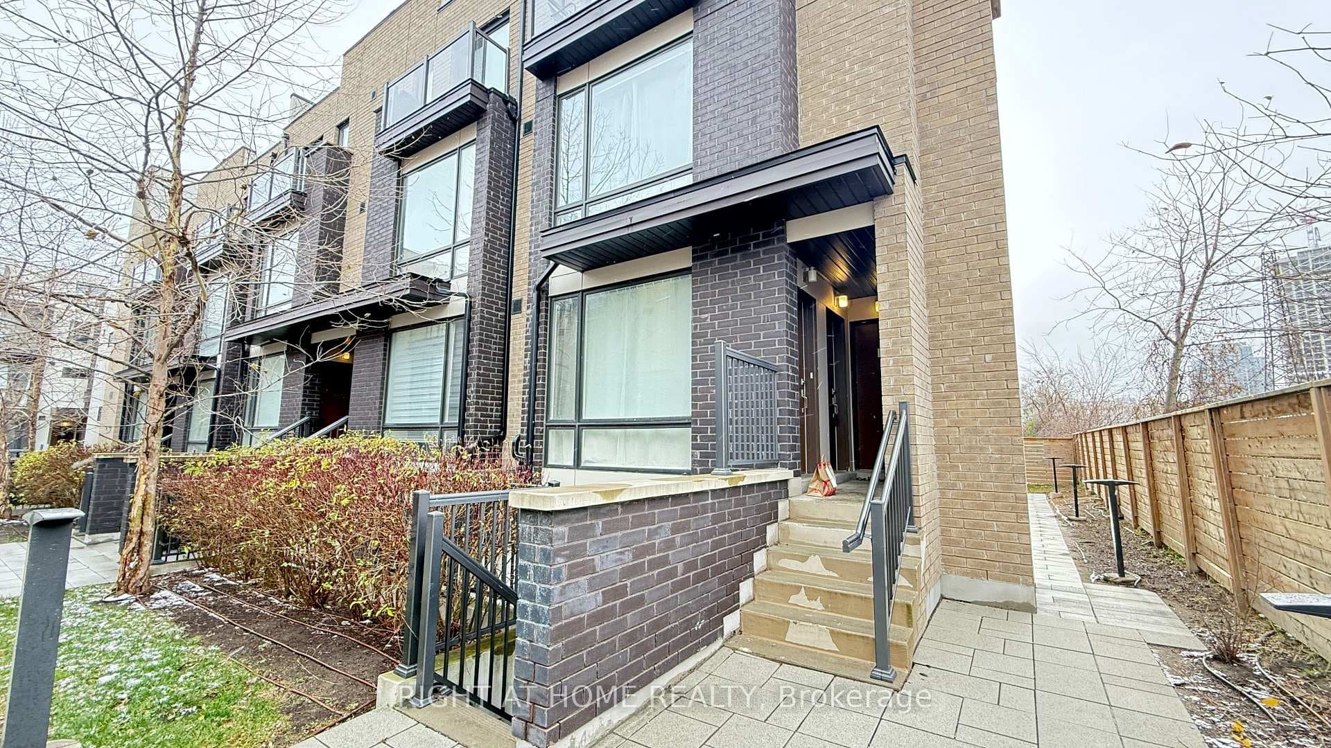 34 Fieldway Road Unit 147, Etobicoke (Islington / Rexdale), ON M8Z 0E3 - Photo 1