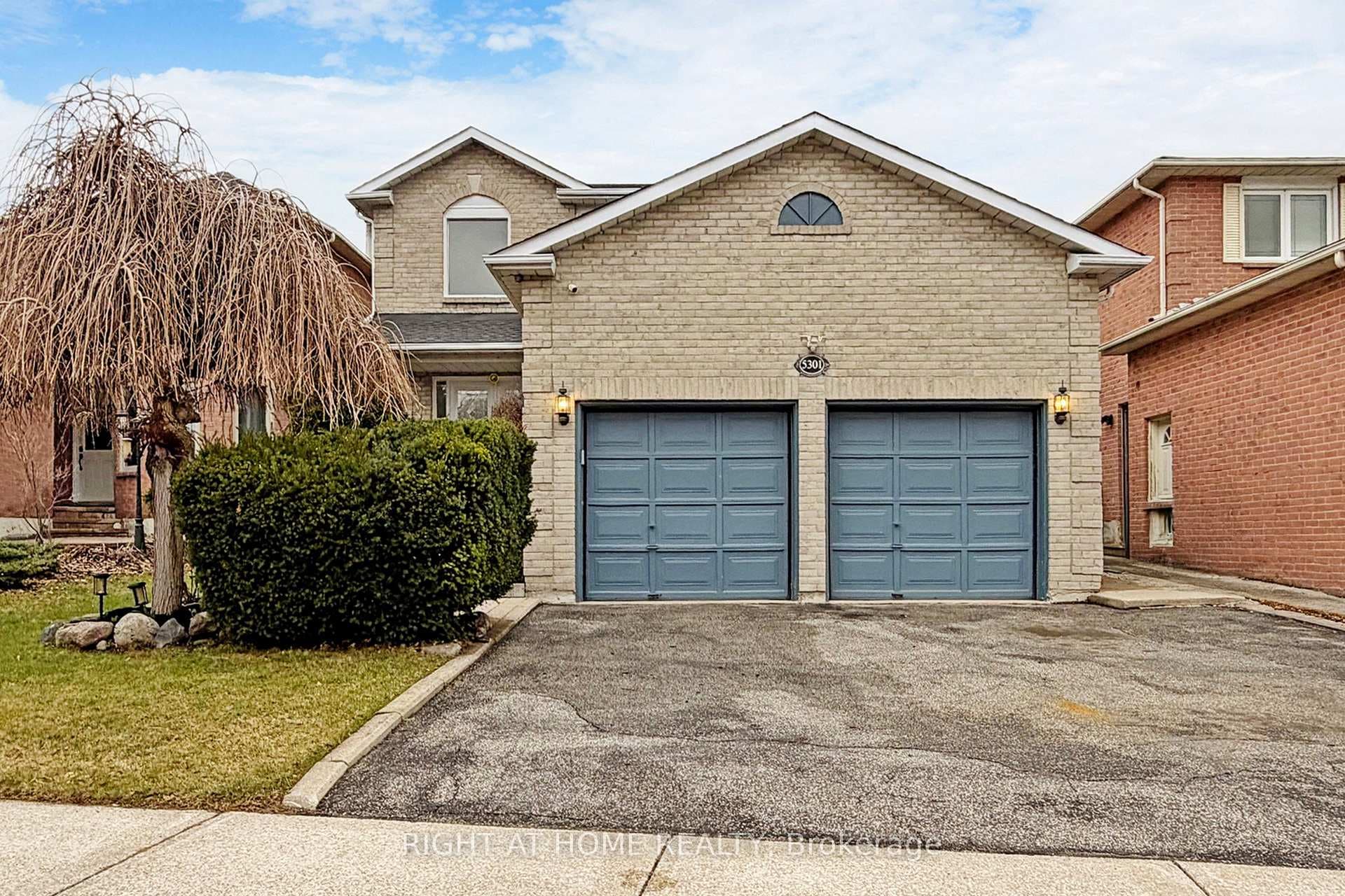 5301 Heritage Hills Boulevard, Mississauga, ON L5R 2J8 - Photo 1