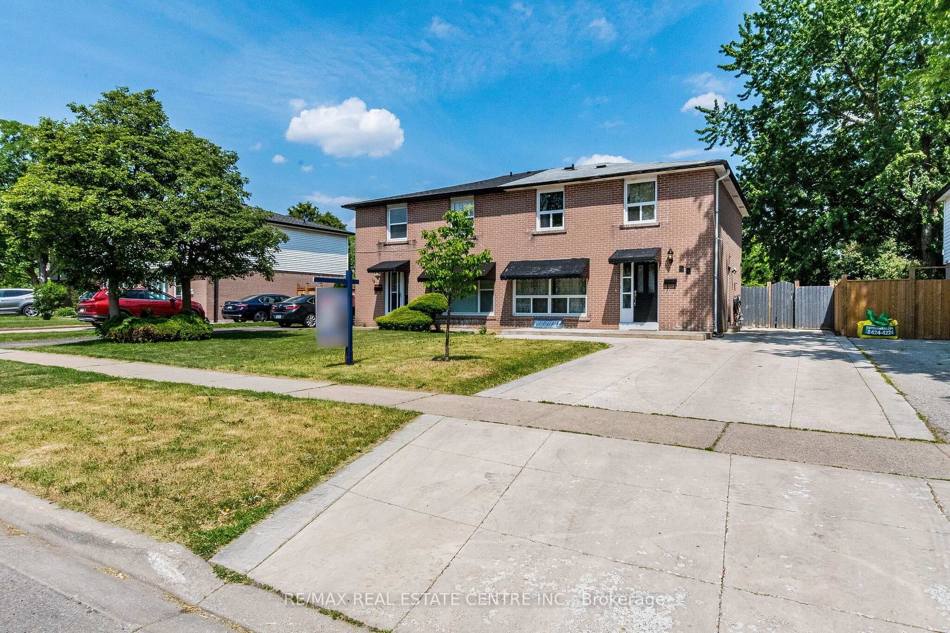 20 Earnscliffe Circle, Brampton, ON L6T 2B2 - Photo 1