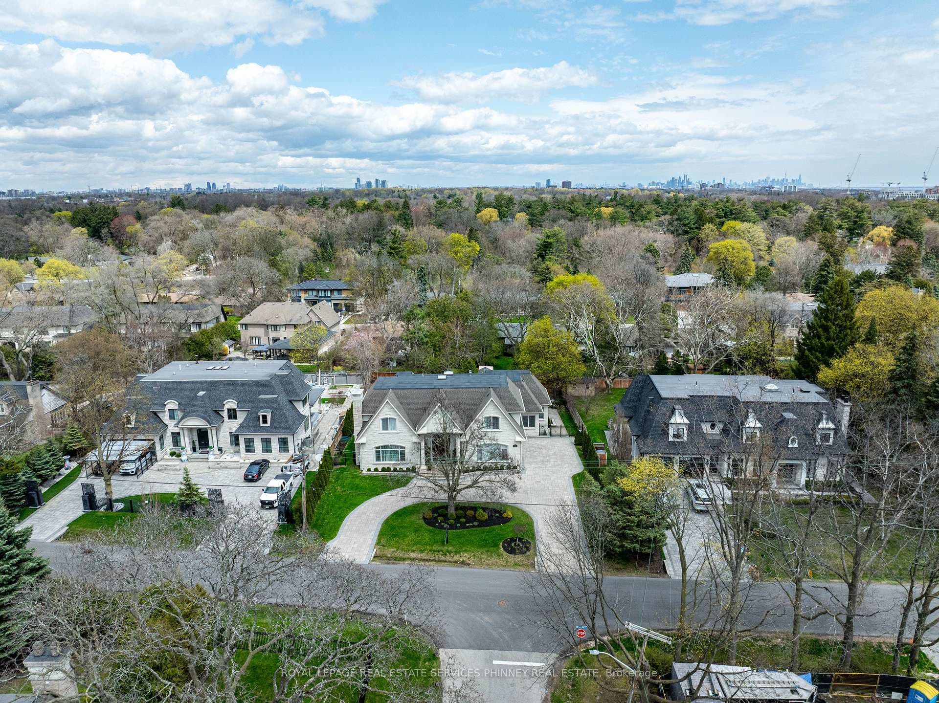1511 Broadmoor Avenue, Mississauga, ON L5G 3T7 - Photo 1