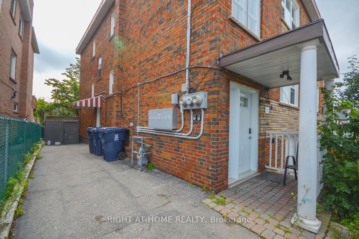 9 Donald Avenue Unit 2, Keelesdale / Eglinton West, ON M6M 1J7 - Photo 1
