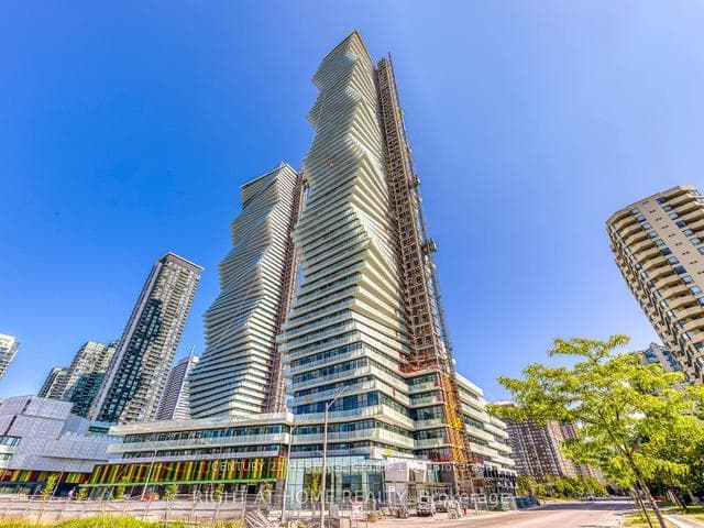 3900 Confederation Parkway Unit 4008, Mississauga, ON L5B 3J1 - Photo 1