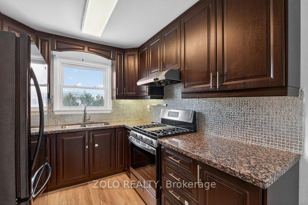 20 Bridesburg Drive Unit 3, Etobicoke (Kingsview Village / Humber Heights), ON M9R 2K3 - Photo 1