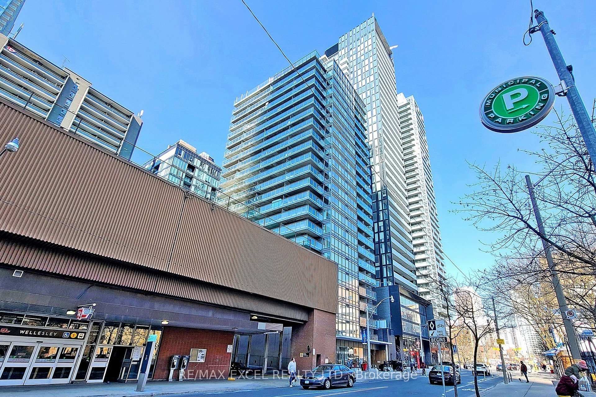 28 Wellesley Street Unit 703, Regent Park / Cabbagetown / St. James Town, ON M4Y 0C4 - Photo 1