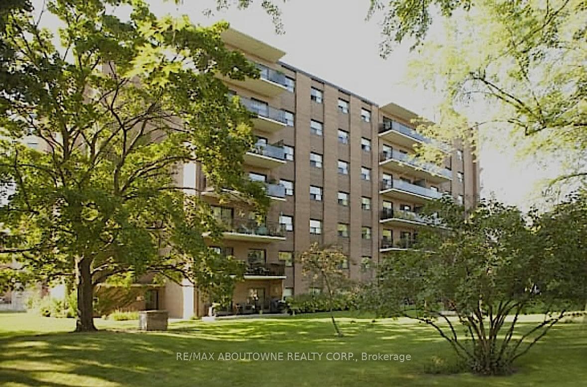 135 Allan Street Unit 204, Oakville, ON L6J 3N4 - Photo 1