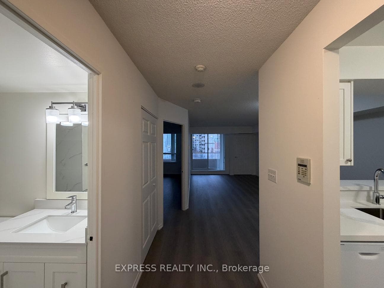 18 Hillcrest Avenue Unit 601, Willowdale / Newtonbrook, ON M2N 6T5 - Photo 1