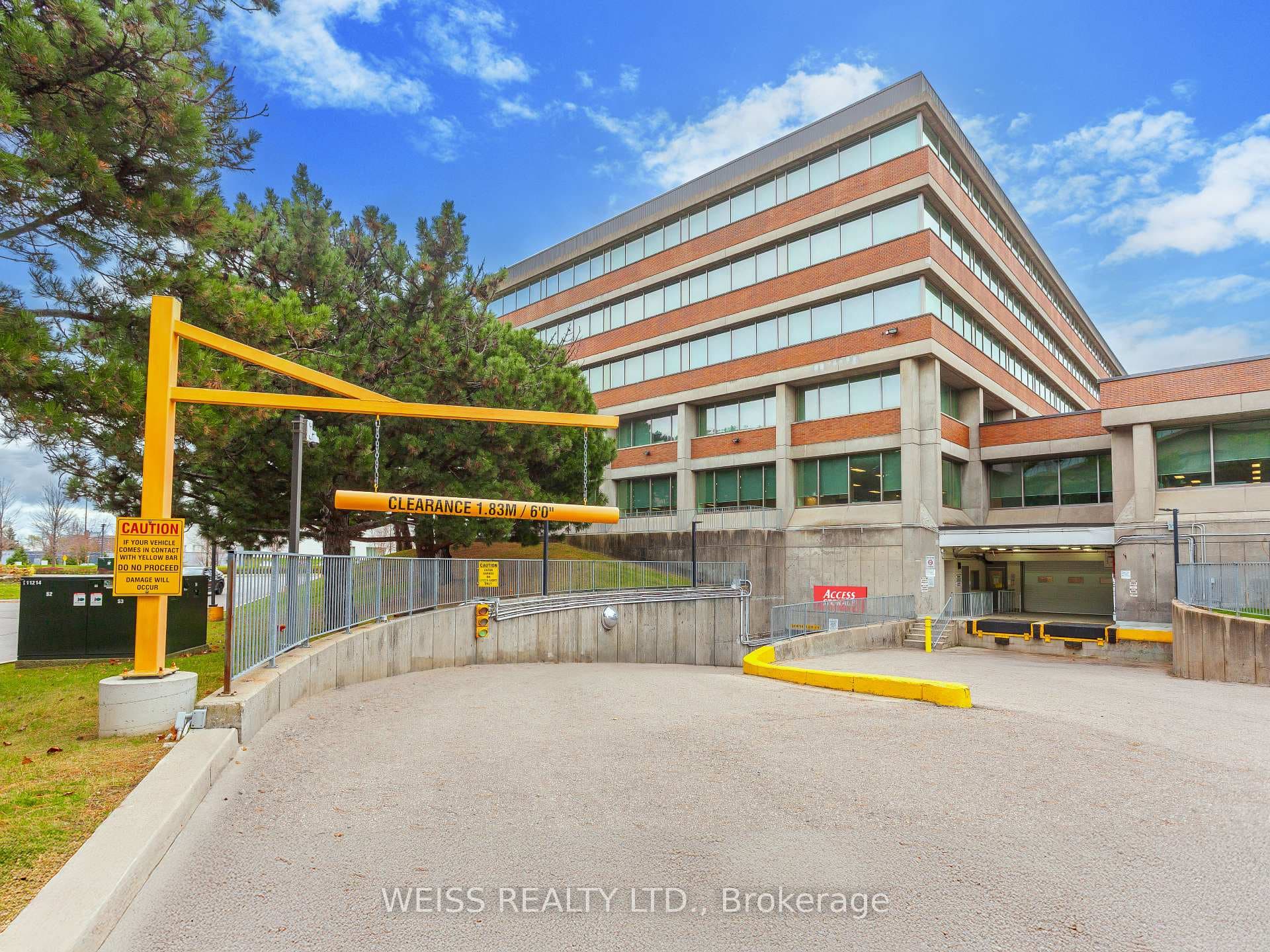 90 Wynford Drive, Don Mills / Parkwoods / Victoria Village, ON M3C 1K5 - Photo 1