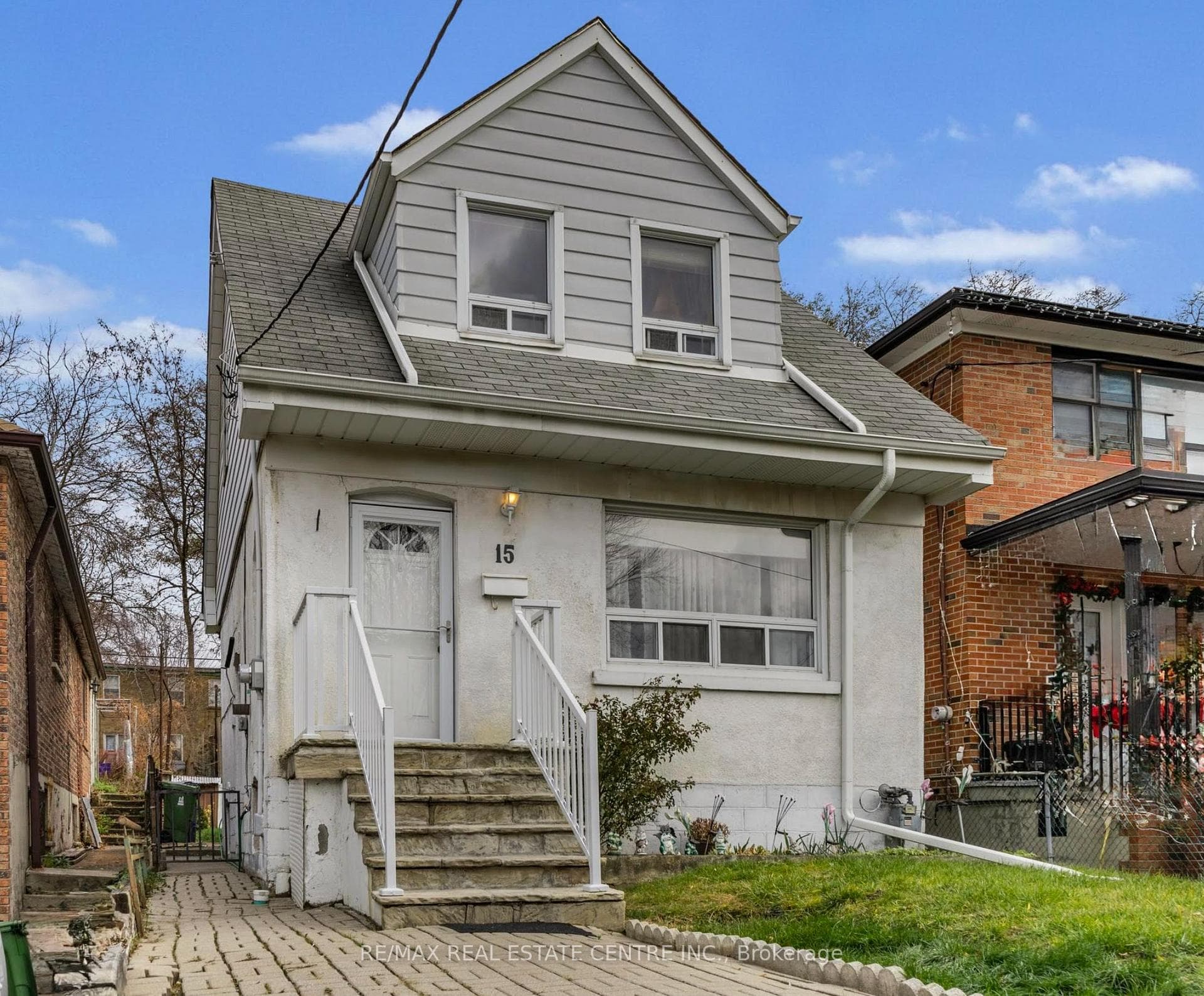 15 Cliff Street, Keelesdale / Eglinton West, ON M6N 4L7 - Photo 1