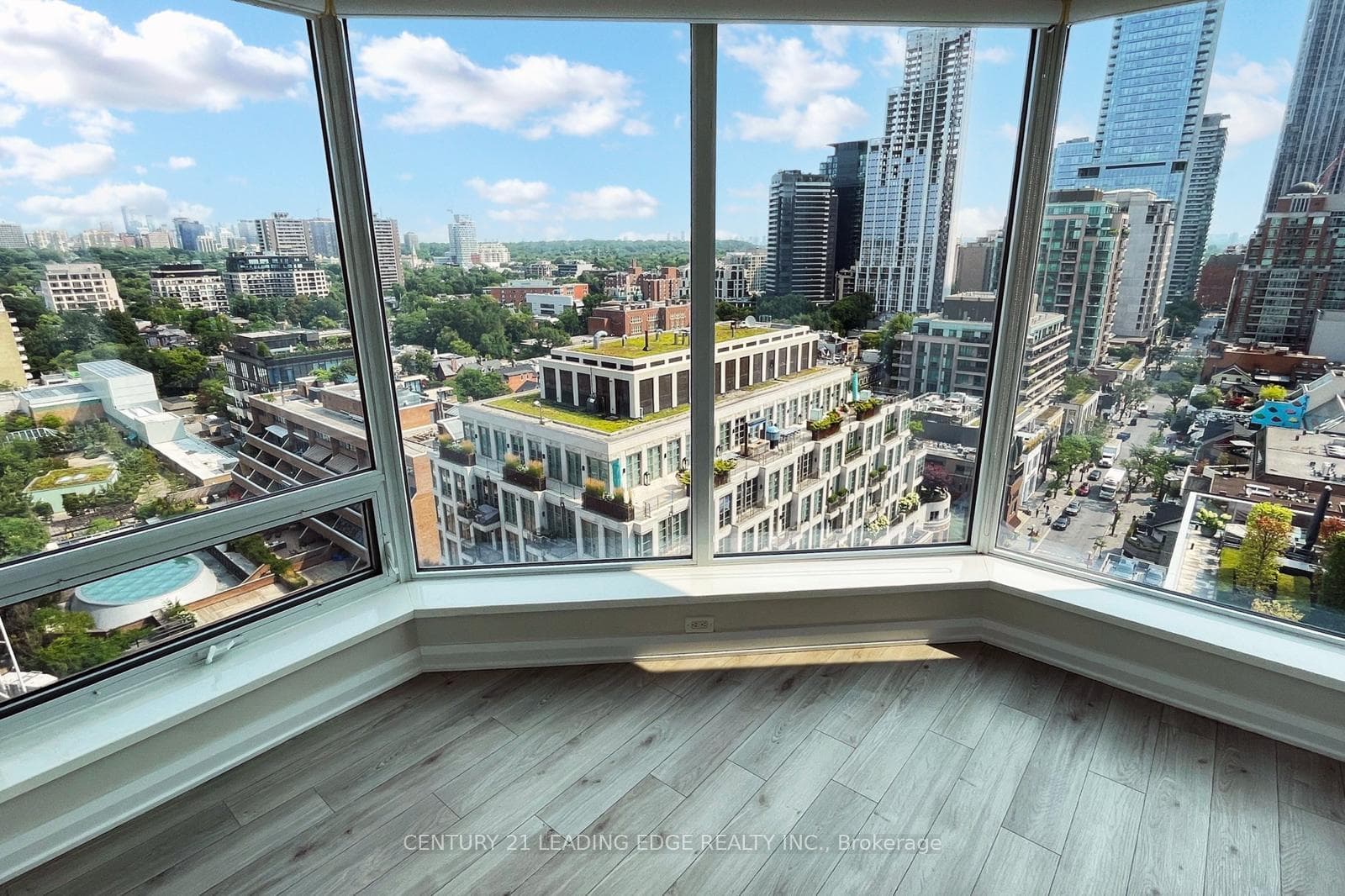 155 Yorkville Avenue Unit 1704, Annex / Yorkville / Summerhill, ON M5R 0B4 - Photo 1