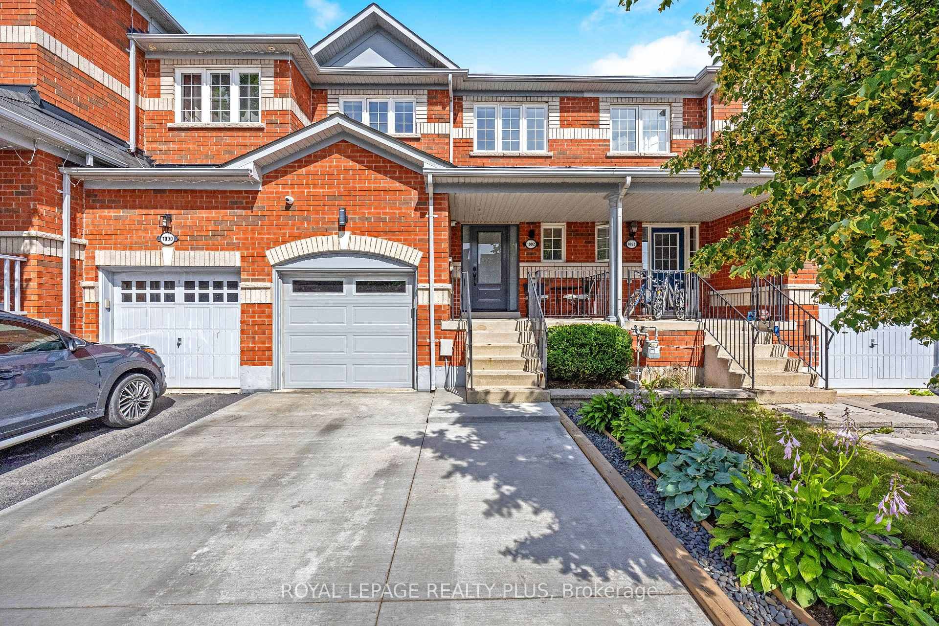 1092 McClenahan Crescent, Milton