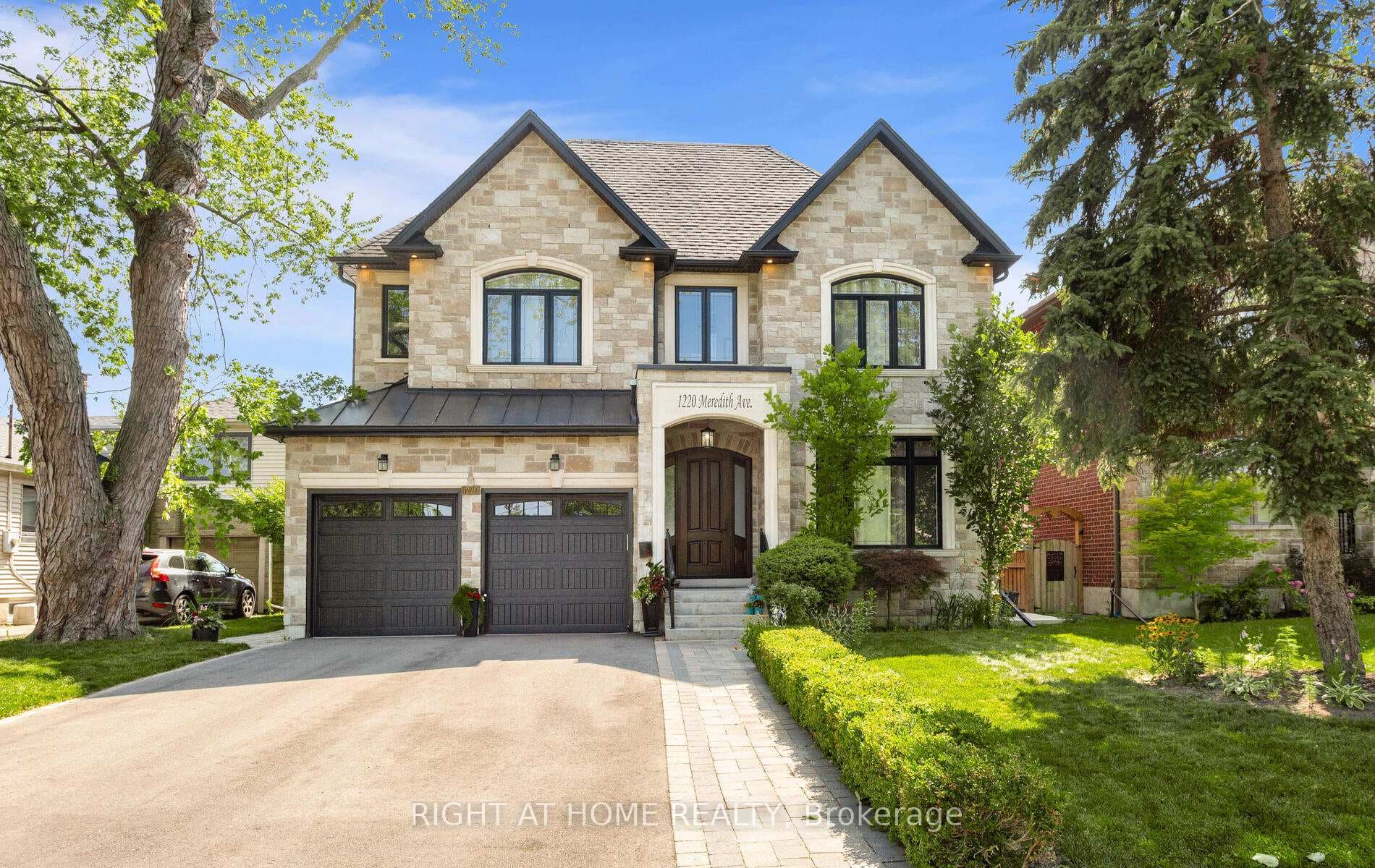 1220 Meredith Avenue, Mississauga, ON L5E 2E3 - Photo 1