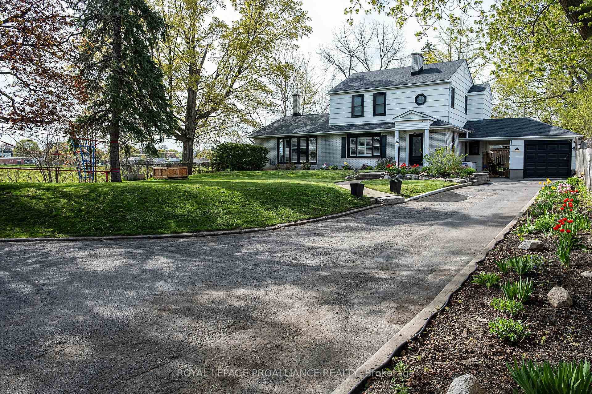 306 Dundas Street, Quinte West, ON K8V 3S3 - Photo 1