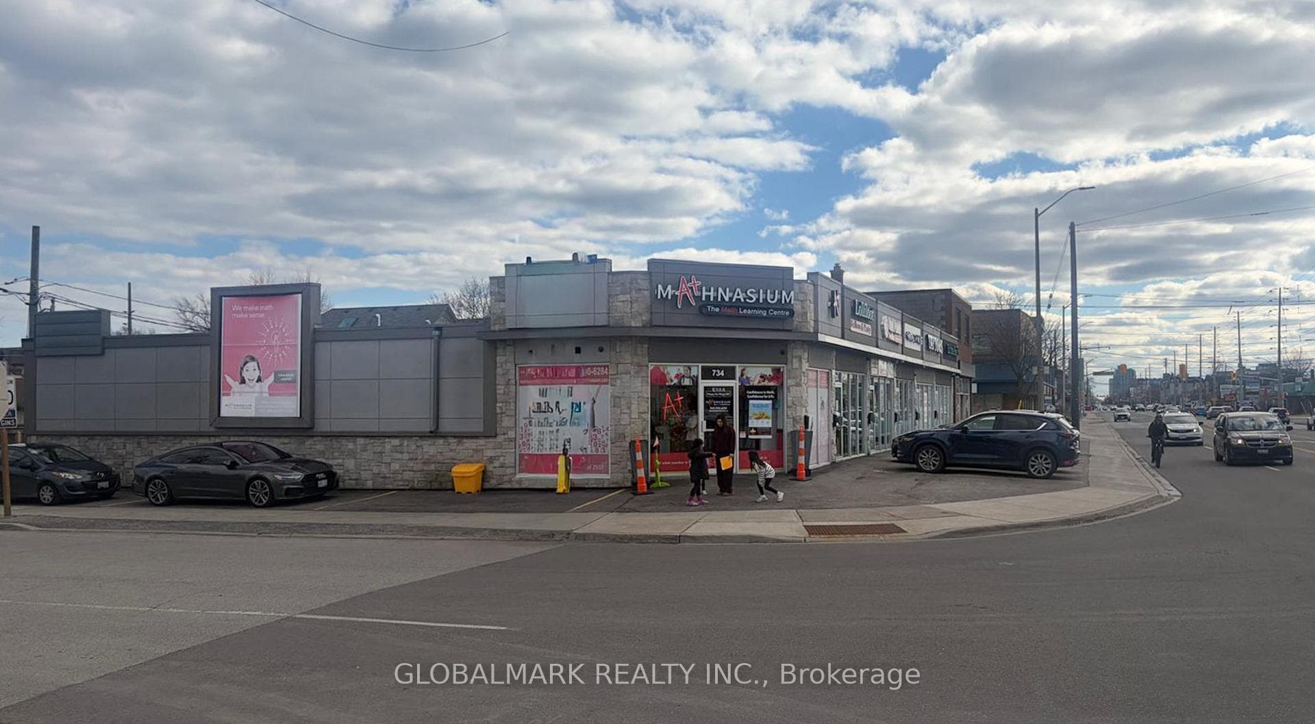 Plaza Storefronts