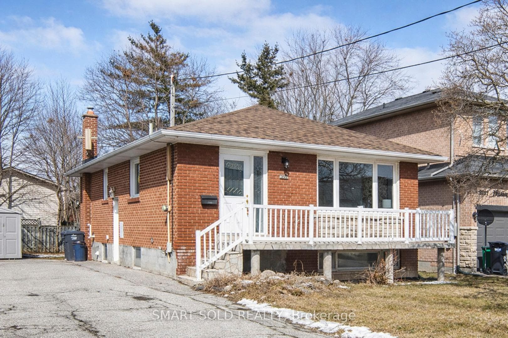 995 Garrard Avenue, Mississauga, ON L5E 1L4 - Photo 1