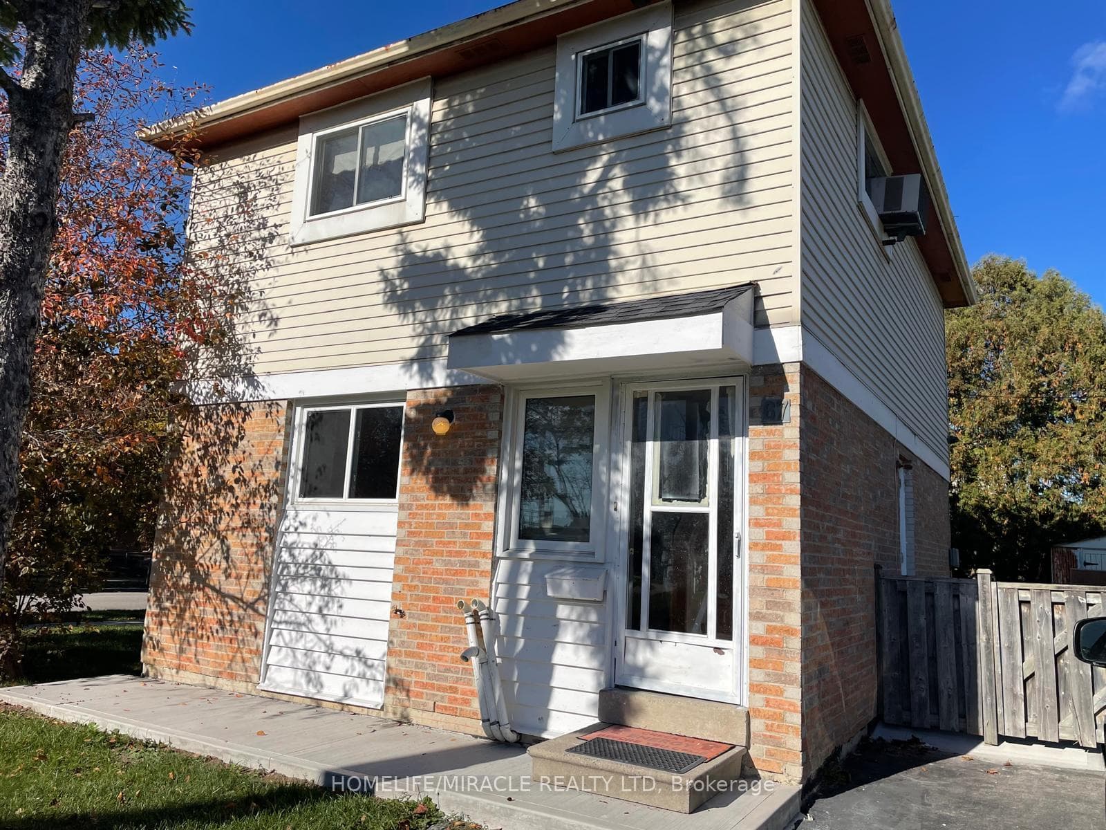 67 Shalom Crescent, Etobicoke (West Mall / Rexdale), ON M9V 4J3 - Photo 1