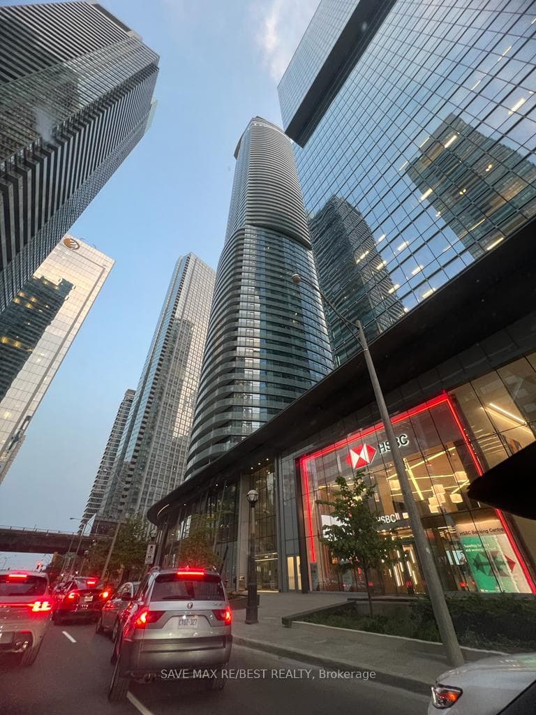 14 York Street Unit 6709, Downtown Toronto / Waterfront, ON M5J 0B1 - Photo 1