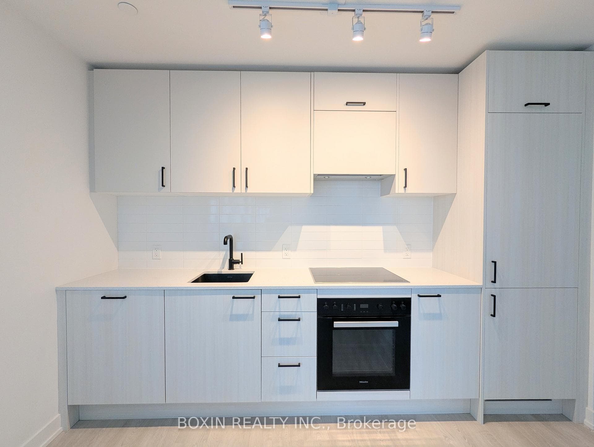 1 Quarrington Lane Unit 2107, Don Mills / Parkwoods / Victoria Village, ON M3C 0S4 - Photo 1