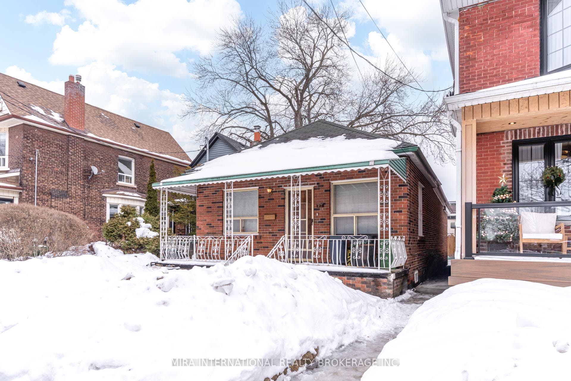 37 Ruskin Avenue, Bloor West Village / Swansea, ON M6P 3P7 - Photo 1