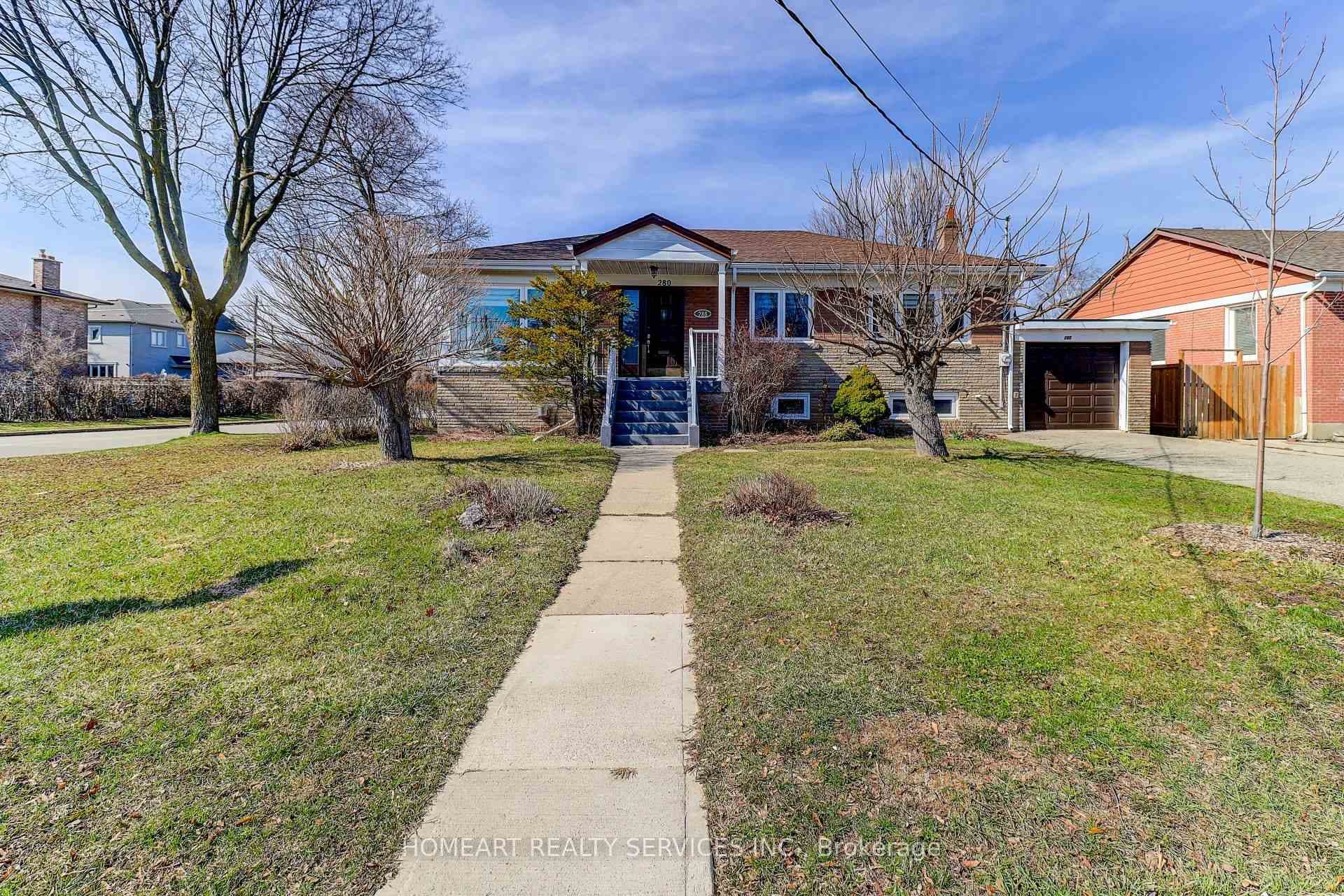 280 Waterloo Avenue, North York (Bathurst Manor / Clanton Park), ON M3H 3Z7 - Photo 1