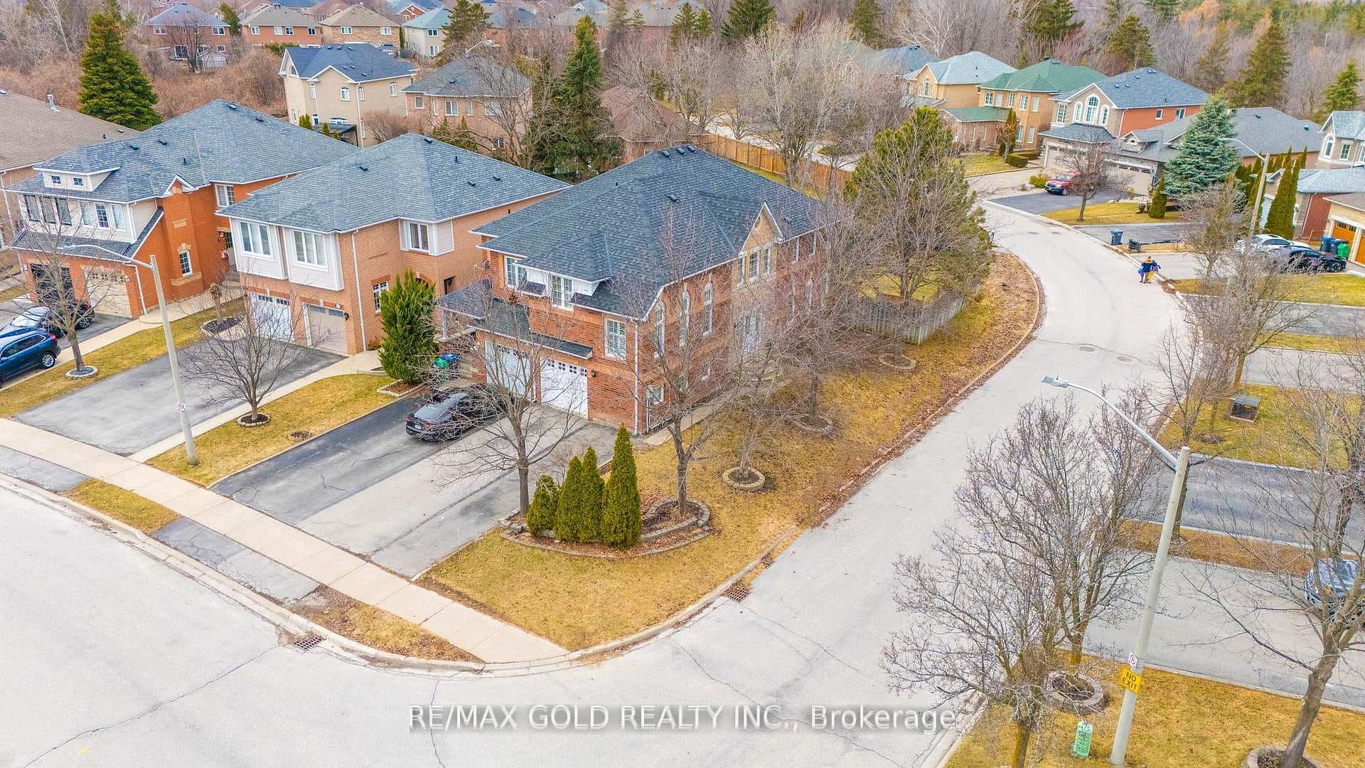 7330 Frontier Ridge, Mississauga, ON L5N 7P7 - Photo 1