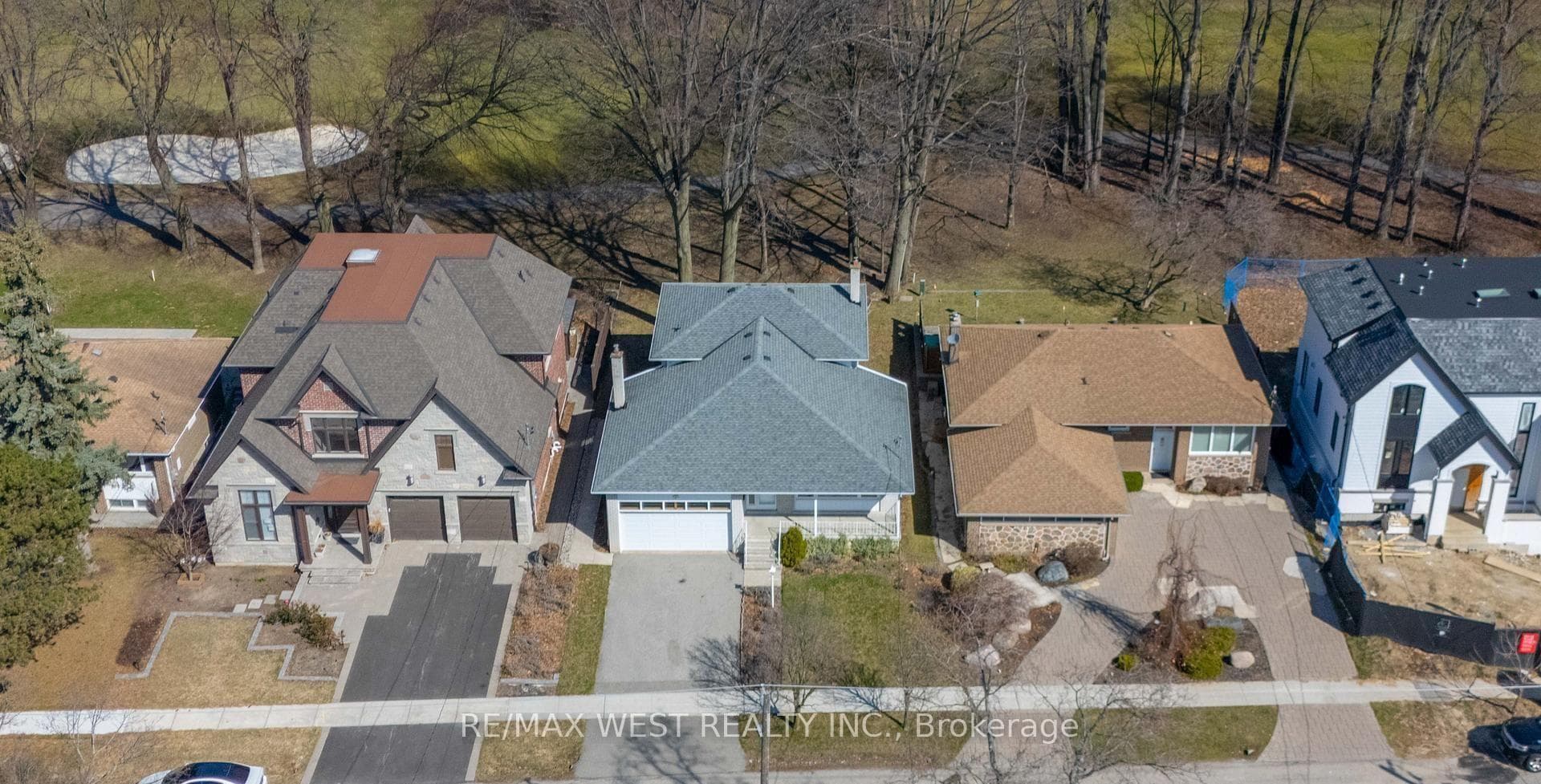 28 Braywin Drive, Etobicoke (Kingsview Village / Humber Heights), ON M9P 2P1 - Photo 1