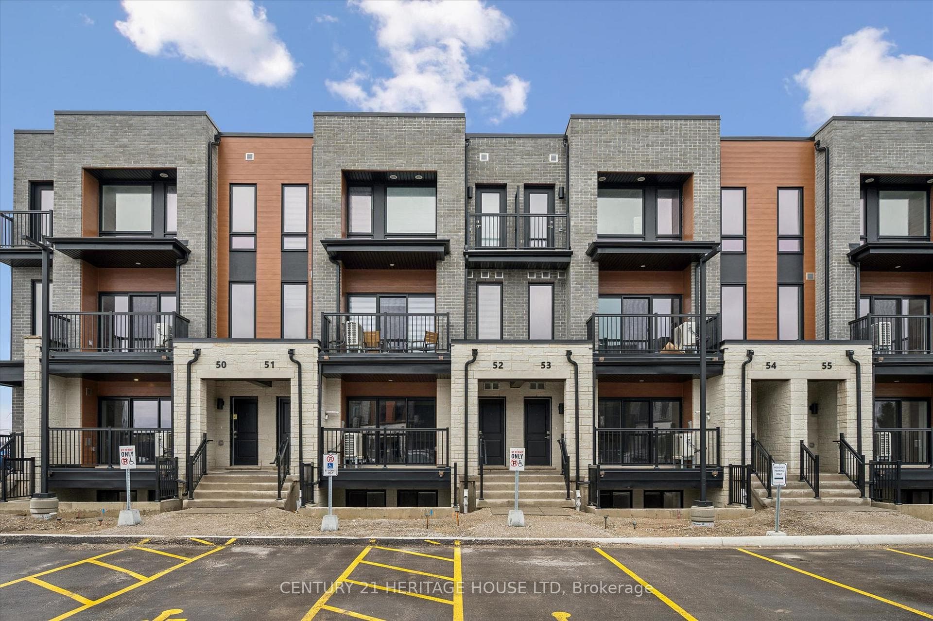 525 Erinbrook Drive Unit C052, Kitchener, ON N2E 3T1 - Photo 1