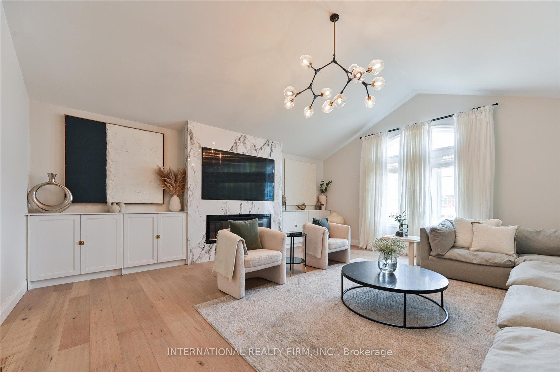7337 Sandhurst Drive, Mississauga, ON L5N 7G7 - Photo 1