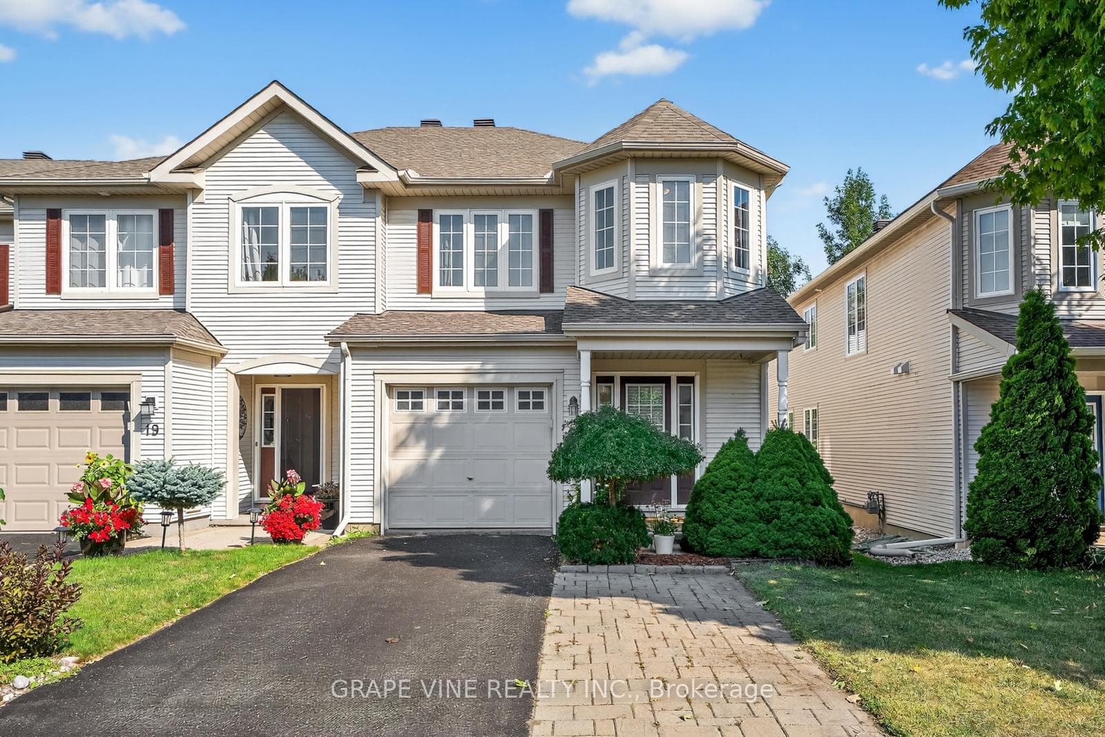 21 Fieldberry Private, Barrhaven, ON K2J 5E8 - Photo 1