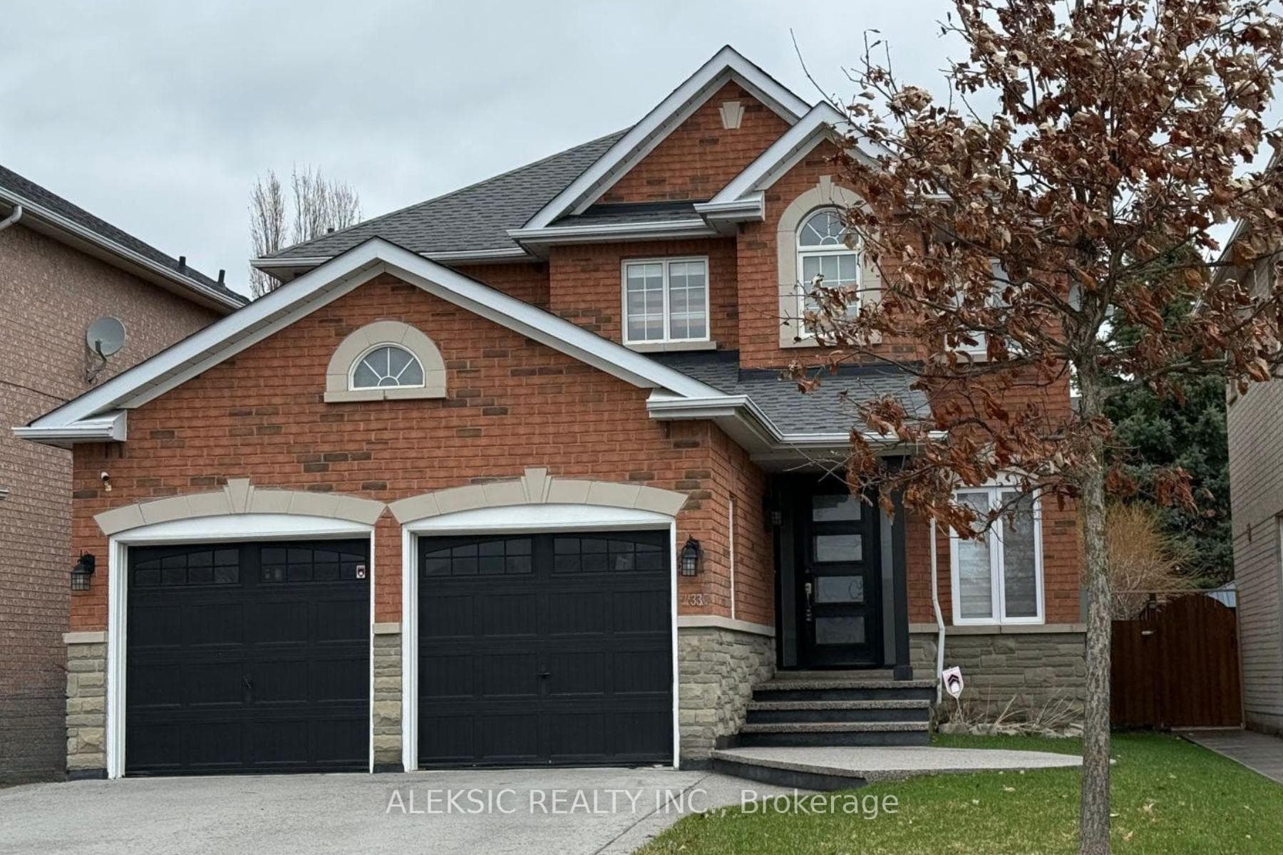 33 Hillpath Crescent, Brampton