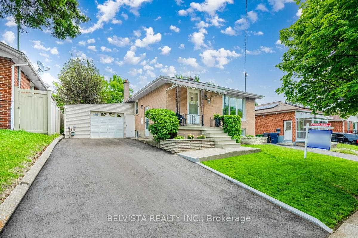 9 Kencliff Crescent, Scarborough (West Hill / Highland Creek), ON M1P 4E2 - Photo 1