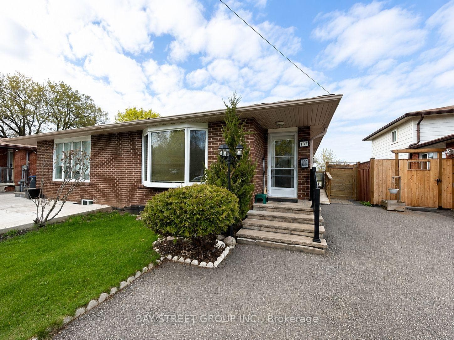 137 Bonham Boulevard, Mississauga, ON L5M 1C8 - Photo 1