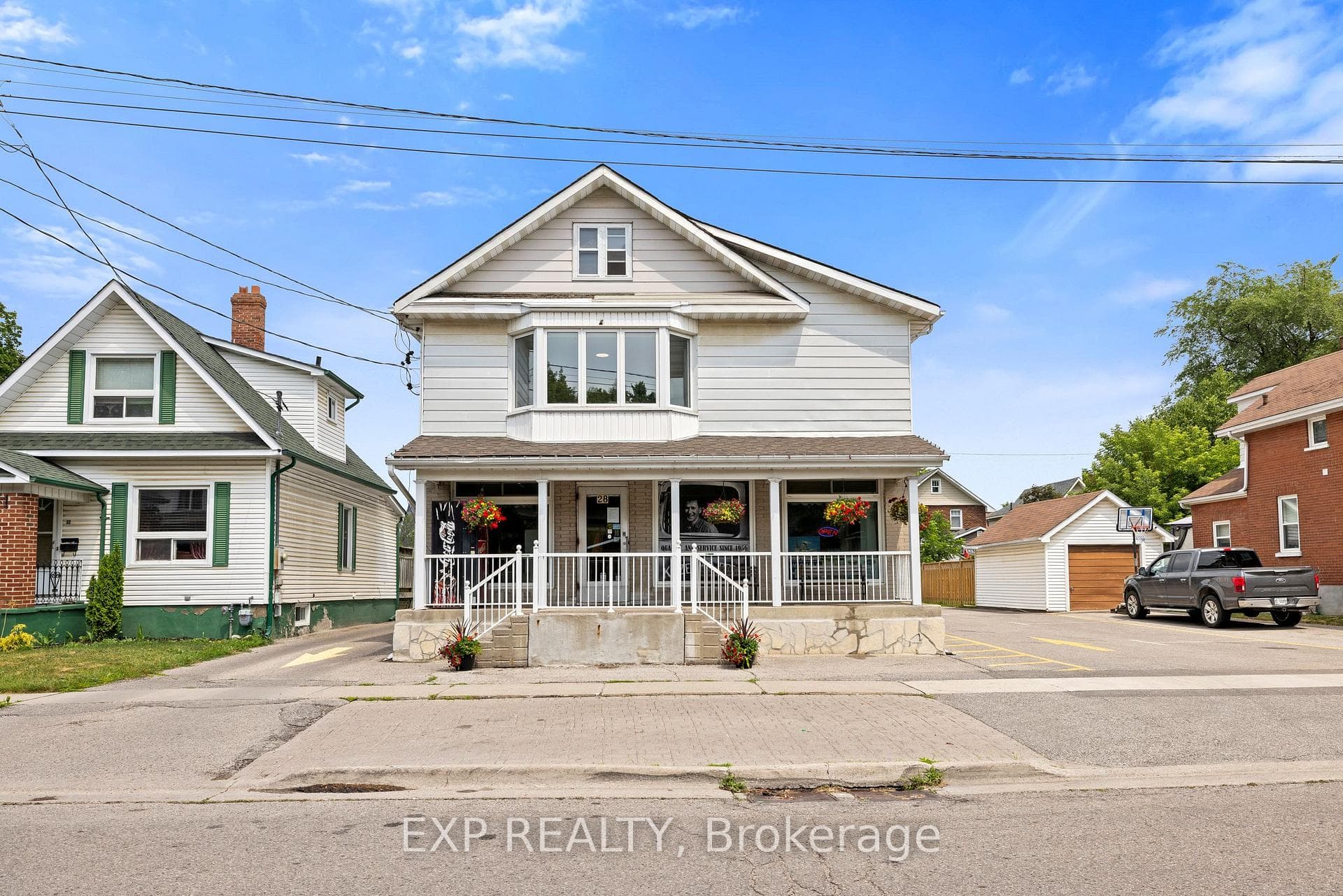 28 Buckingham Avenue, Oshawa, ON L1G 2K3 - Photo 1