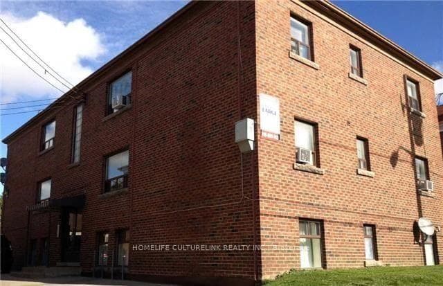 2904 St Clair Avenue, Danforth / East York, ON M4B 1N7 - Photo 1