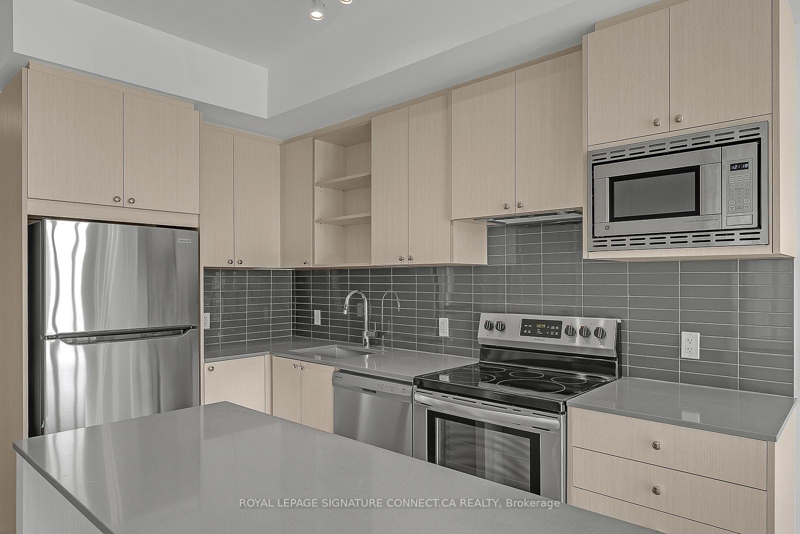 60 George Butchart Drive Unit 111, Toronto W05