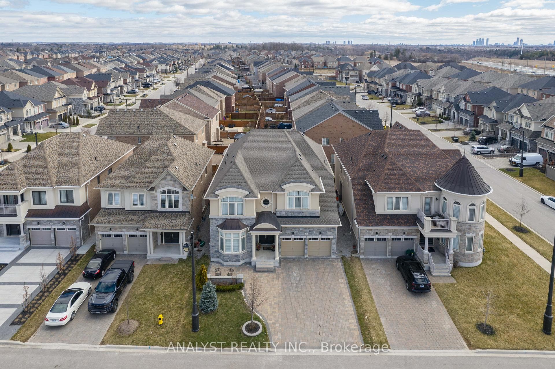 93 Ross Vennare Crescent, Vaughan, ON L4H 4A7 - Photo 1