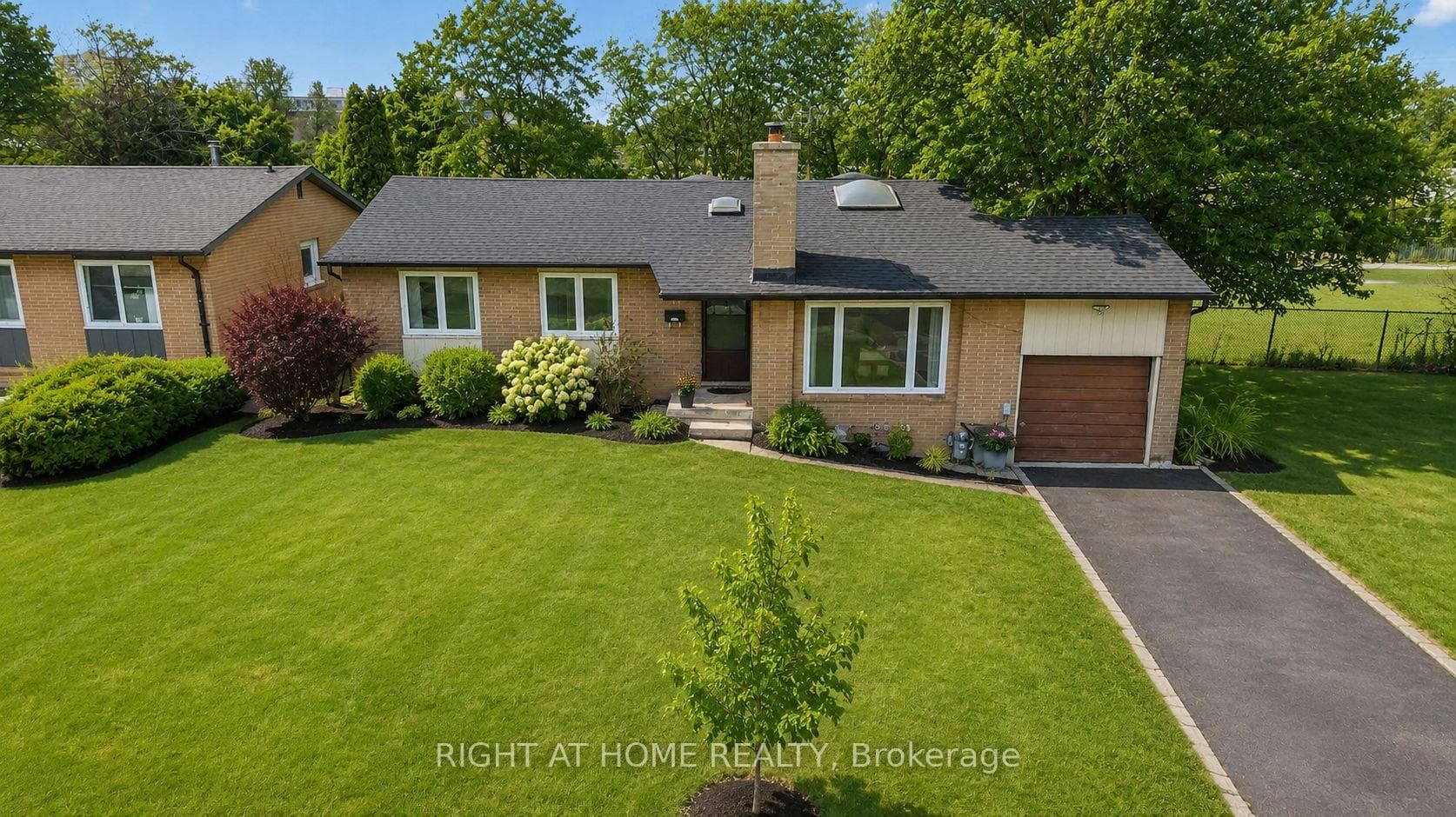 30 Ptarmigan Crescent, Don Mills / Parkwoods / Victoria Village, ON M3A 1W3 - Photo 1