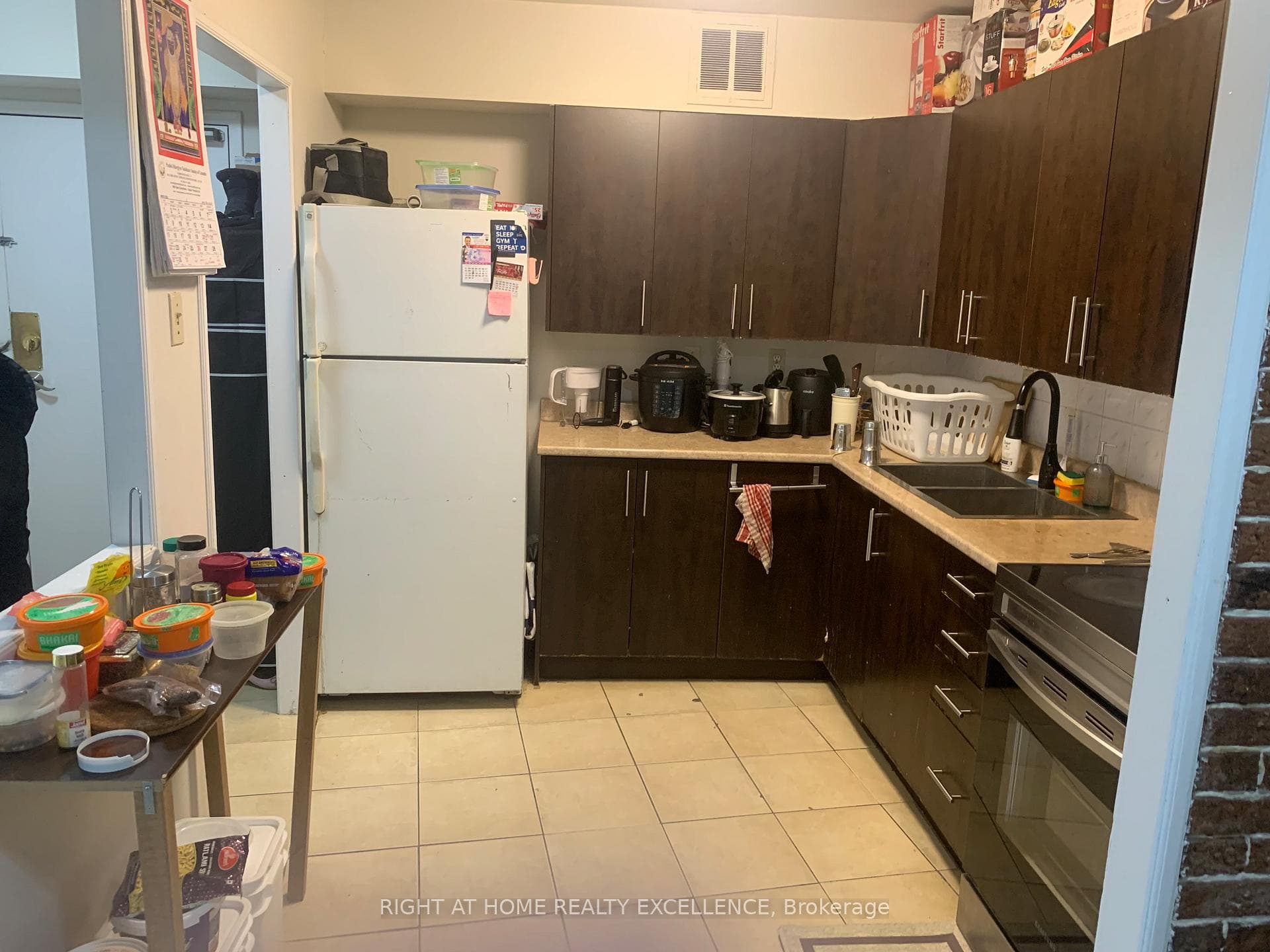 380 Dixon Road Unit 304, Etobicoke (Kingsview Village / Humber Heights), ON M9R 1T3 - Photo 1