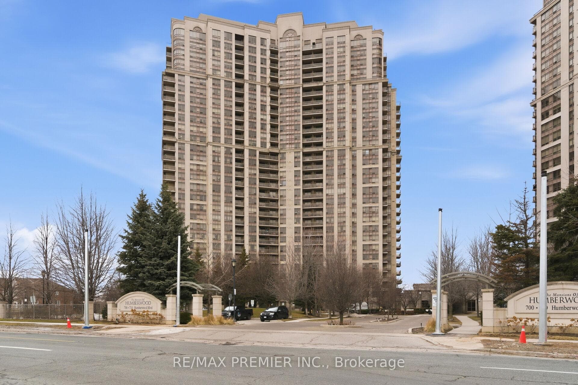710 Humberwood Boulevard Unit 2404, Etobicoke (West Mall / Rexdale), ON M9W 7J5 - Photo 1
