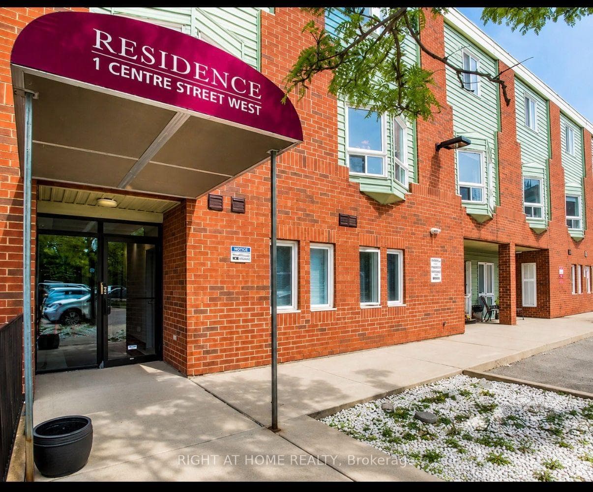 1 Center Street Unit 210, Richmond Hill, ON L4C 3P3 - Photo 1