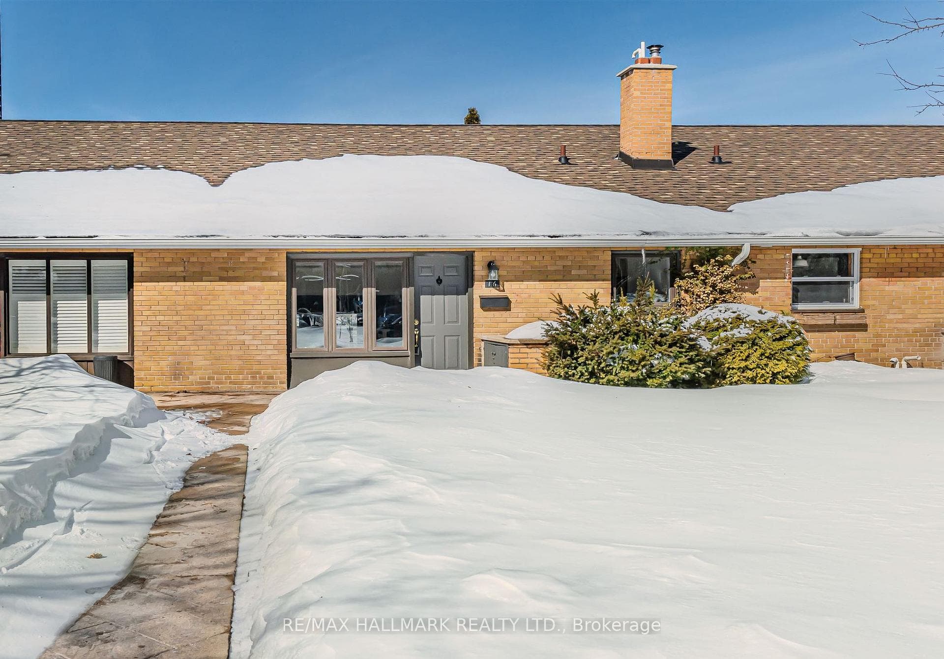 16 Burdock Lane, Don Mills / Parkwoods / Victoria Village, ON M3C 2G5 - Photo 1