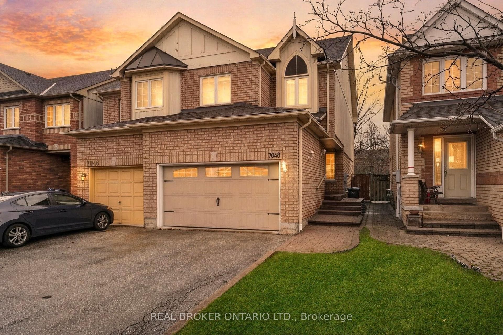 7048 Frontier Ridge, Mississauga, ON L5N 7R6 - Photo 1