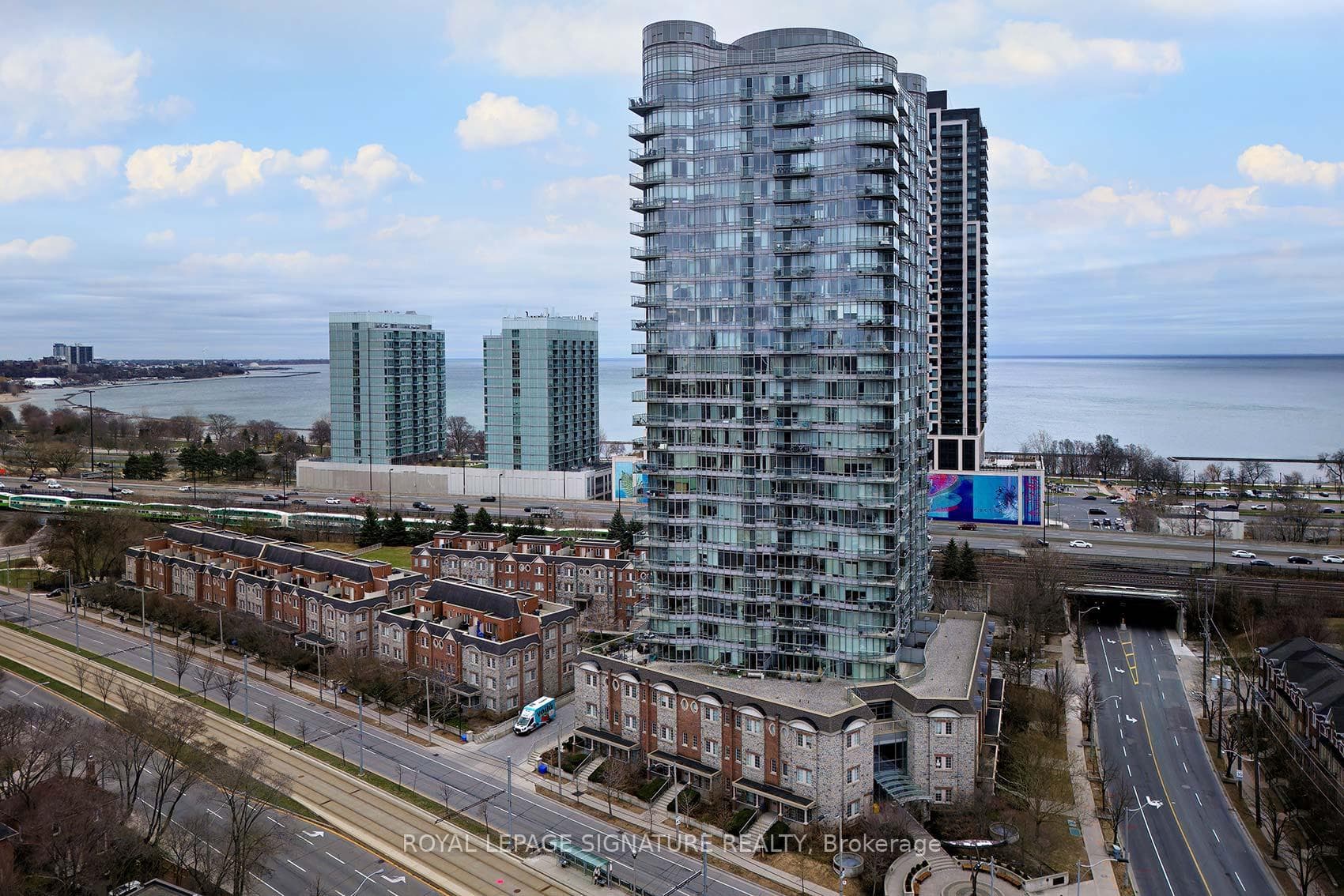 15 Windermere Avenue Unit 1803, High Park / Junction / Roncesvalles, ON M6S 5A2 - Photo 1